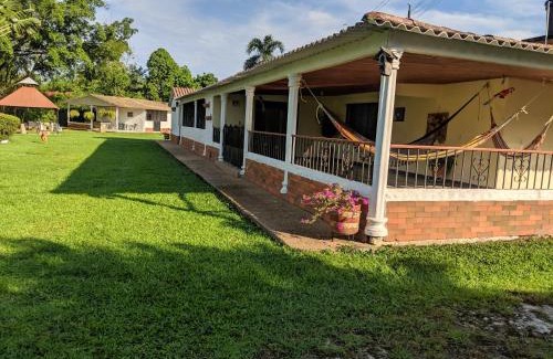 Villavicencio Cabin | Finca Turística Villa Natasha - Casa Campestre y Cabañas Villavicencio