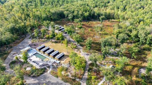North Sebago Villa | FINCH LIMIT 4 cabin