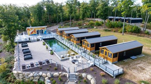 North Sebago Villa | FINCH LIMIT 4 cabin