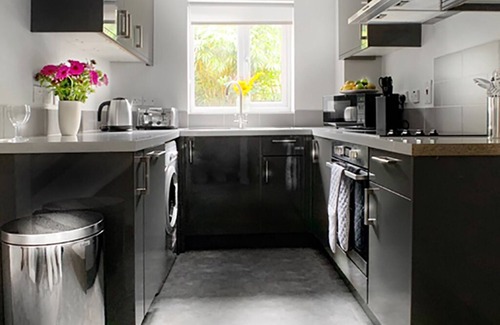 Wokingham Apartment | Finchampstead - 1 Bedroom House - With Garden