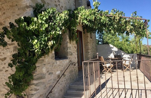 Forcalquier House | Find calm and inspiration in our beautiful country house in Provence