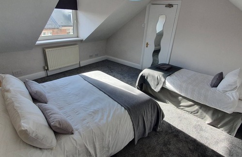 Westoe House | ✪ Find Dwellcome Home Ltd ✪ 7 BED Dwellcome Home South Shields