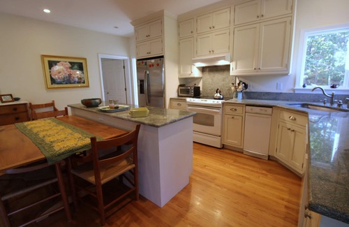 Wellfleet House | Find Your Wellfleet Vacation in this Stunning Home (1682)