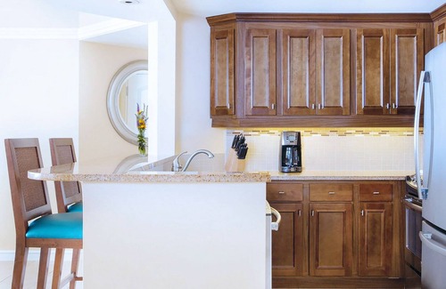 Opal Resort | 𝐅𝐢𝐧𝐝𝐢𝐧𝐠 𝐌𝐞𝐢𝐥𝐢 Beachfront Surf Club Resort + Amenities Included. 2BR