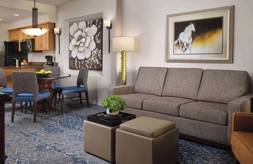 North Scottsdale Resort | 𝐅𝐢𝐧𝐝𝐢𝐧𝐠 𝐌𝐞𝐢𝐥𝐢 Desert Oasis Resort Amenities Included! 2BR