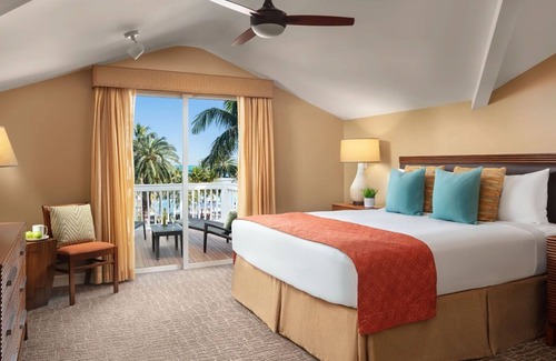 Old Town Resort | 𝐅𝐢𝐧𝐝𝐢𝐧𝐠𝐌𝐞𝐢𝐥𝐢 Waterfront Sunset Harbor Resort, DUVAL STREET+Amenities
