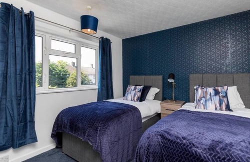 Ifield House | Findon House 10min from Gatwick airport