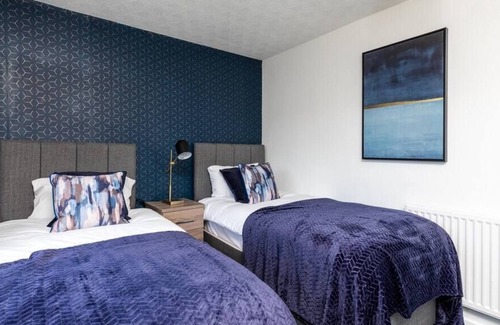 Ifield House | Findon House 10min from Gatwick airport