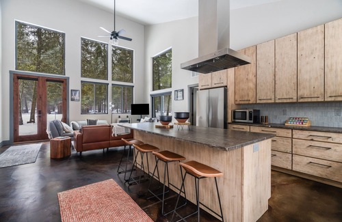 McCall House | FINE PINE PLACE in town/luxury modern/wow kitchen/whole house/yes dogs!