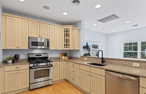 Long Neck Condo | Finest on the Fairway - 3/2 Penthouse in the exclusive Peninsula Community