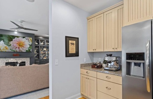 Long Neck Condo | Finest on the Fairway - 3/2 Penthouse in the exclusive Peninsula Community