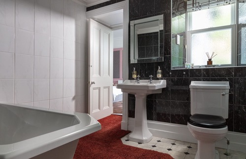 Par Apartment | Finest Retreats | De Cressy Deco Apartment