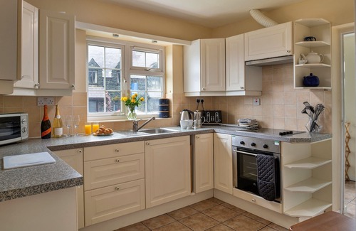 Tudweiliog House | Finest Retreats | Glyndwr