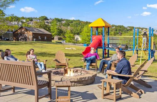 Branson Cabin | Finns and Family