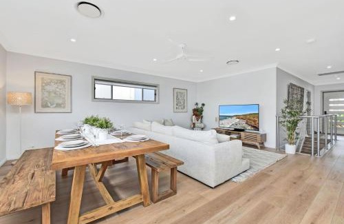 Caves Beach House | Finns at Caves Beach Resort