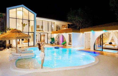 Wattana Villa | "FIRA Villa" Unique Water-themed Bedrooms in Sukhumvit, Bangkok