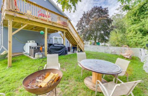 West Haven Apartment | Fire Pit and Yard West Haven Apt, 5 Mi to Yale!