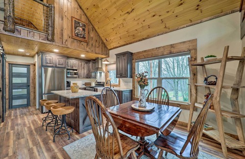 Beech Mountain Cabin | Fire Pit & Grill: Modern Beech Mountain Cabin!