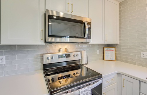 Tyler House | Fire Pit & Grill: Tyler Home on 5 Acres!