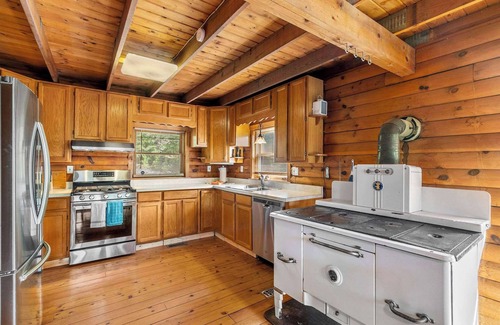 Baker Ski Chalet | Fire Pit, Large Yard, Dog Friendly near Lost River