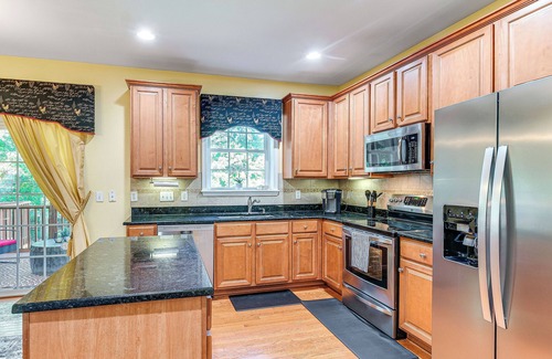 Holly Springs Cottage | Fire Pit + Pool Access: Quiet Holly Springs Home