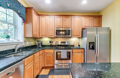 Holly Springs Cottage | Fire Pit + Pool Access: Quiet Holly Springs Home