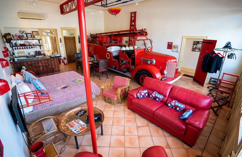 North Adelaide Hotel | Fire Station Inn - Fire Engine Suite with Spa