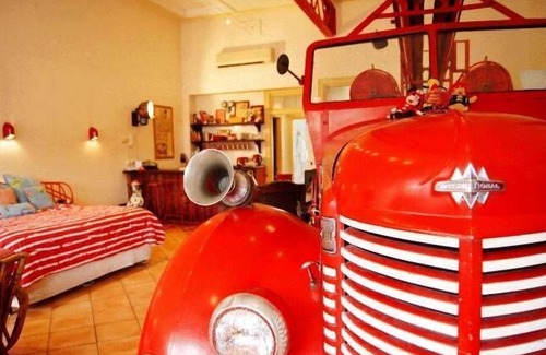 North Adelaide Hotel | Fire Station Inn - Fire Engine Suite with Spa