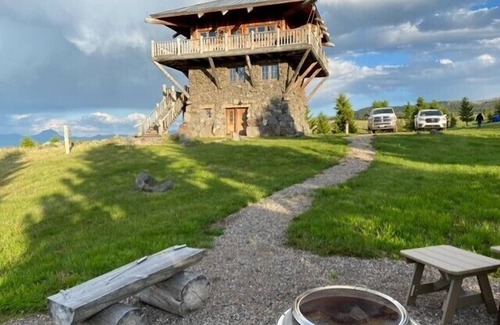 Ennis Cabin | Fire Tower on Fire Tower Ranch in Ennis Montana