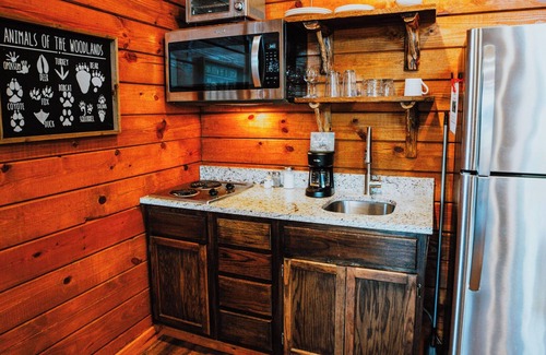 Mid America Cabin | Firefly Treehouse - Starlight Haven