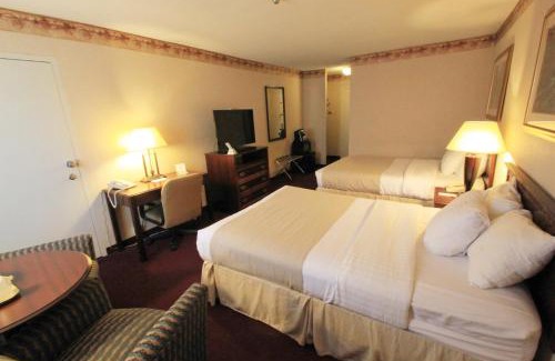 Nasons Corner Hotel | Fireside Inn & Suites Portland