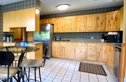 Logan Cabin | Fireside Lodge - Hosted by The Chalets