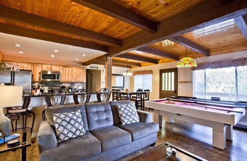 Blue Jay Cabin | Fireside Lodge - Walk to Village