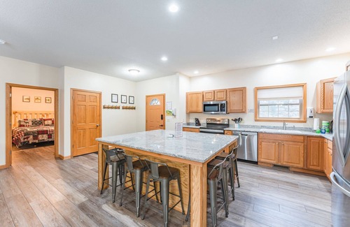 Wisconsin Dells House | First Class Arcade/NEWELY REMODELED/FIREPIT