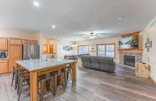 Wisconsin Dells House | First Class Arcade/NEWELY REMODELED/FIREPIT