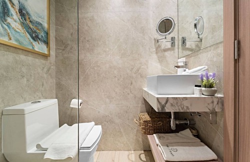 Jumeirah Village Triangle Apartment | FIRST CLASS | Bali Studio | PS5 Pool JVT
