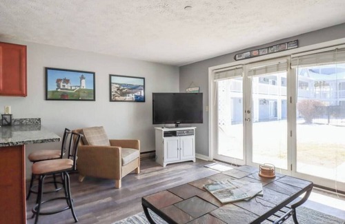 Ogunquit Condo | First level condo in the heart of Oqunquit at a resort style condominium complex