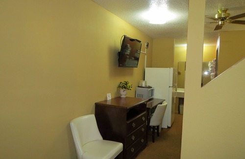 Caseyville Hotel | First Western Inn Caseyville