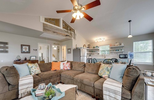 Long Mott House | Fish & Boat: Home w/Spacious Yard in Seadrift