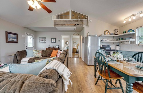 Long Mott House | Fish & Boat: Home w/Spacious Yard in Seadrift