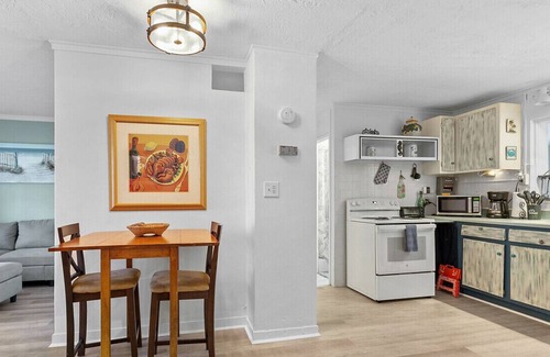 Lanark Village Cottage | Fish, Boat, Play with a cute comfy place to stay!