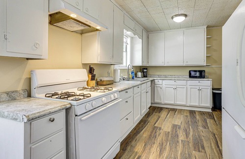 Lakeview Jefferson County Apartment | Fish & Explore: Port Arthur Apt Near Sabine Lake!