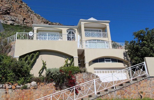 Fish Hoek Villa | Fish Hoek Echo Bay
