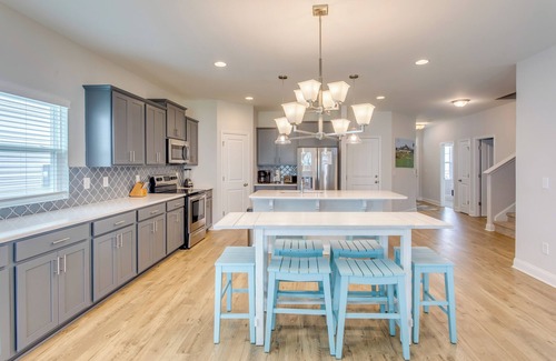 Ocean Isle Beach House | Fish, Swim & Unwind: Retreat in Ocean Isle Beach!