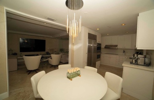 Miami Beach Apartment | FISHER ISLAND — Luxury 2-Bedroom with WiFi & AC on Miami’s Most Exclusive Island