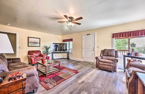 North Powder House | Fisher Springs Home, 12 Mi to Anthony Lake!