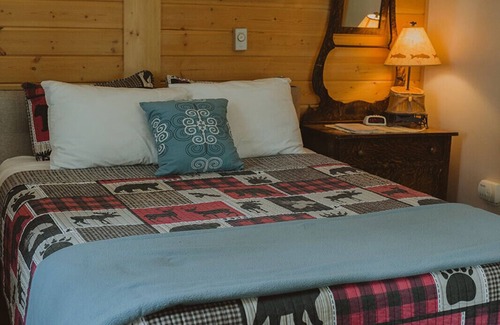 Seeley Lake Cabin | Fisherman Cabin at Tamaracks Resort with a lovely view of Seeley Lake, Montana