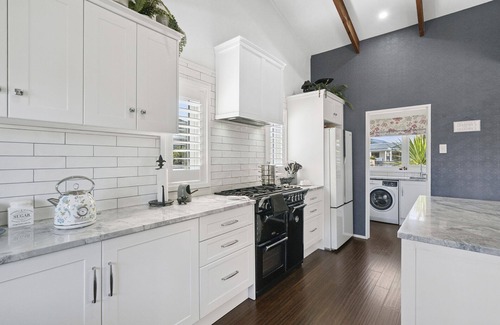 Waikanae House | Fisherman’s Cottage - Waikanae Beach