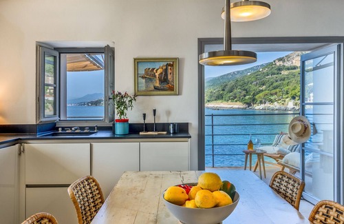 Erbalunga House | Fisherman's cottage in Cap Corse with direct access to the sea