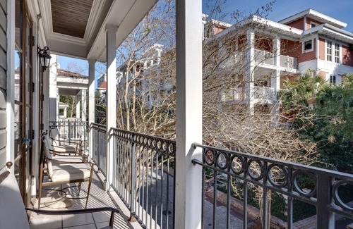Baytowne Wharf Hotel | Fisherman's Village 245 at Sandestin by Destin Getaways